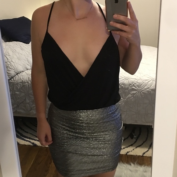 Women’s low v neck bodysuit - Picture 2 of 5